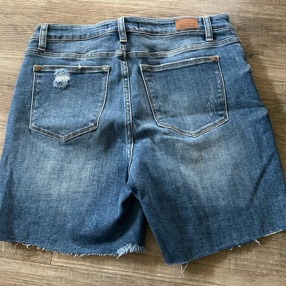 Judy Blue Classic Blue Denim - Picture 3 of 3